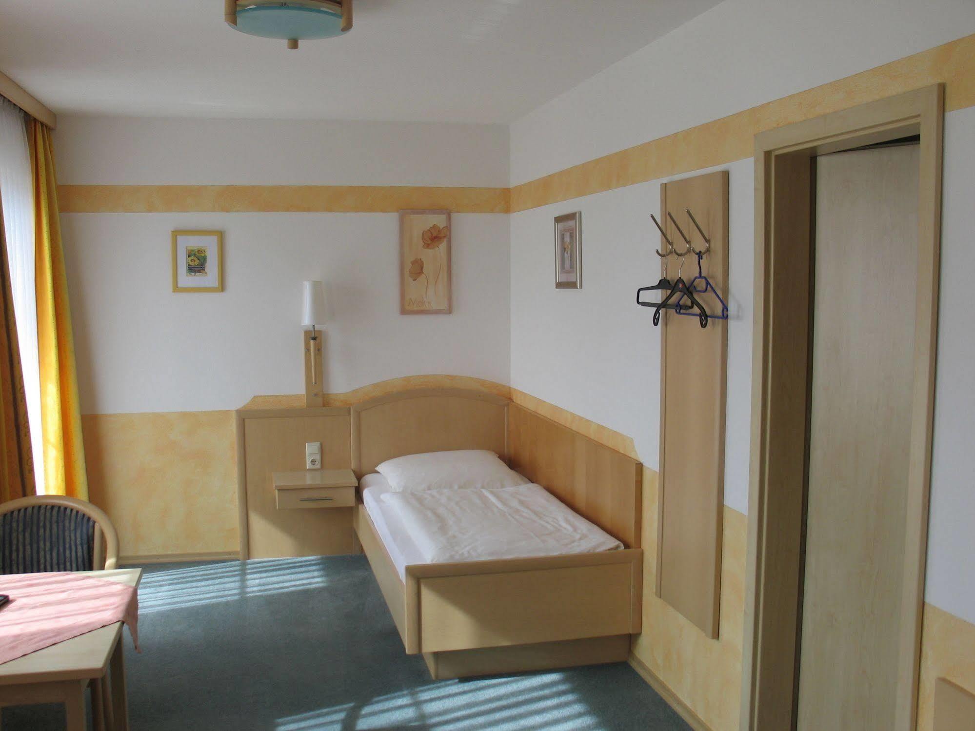 Hotel Garni Hopfengold Wolnzach Exterior foto