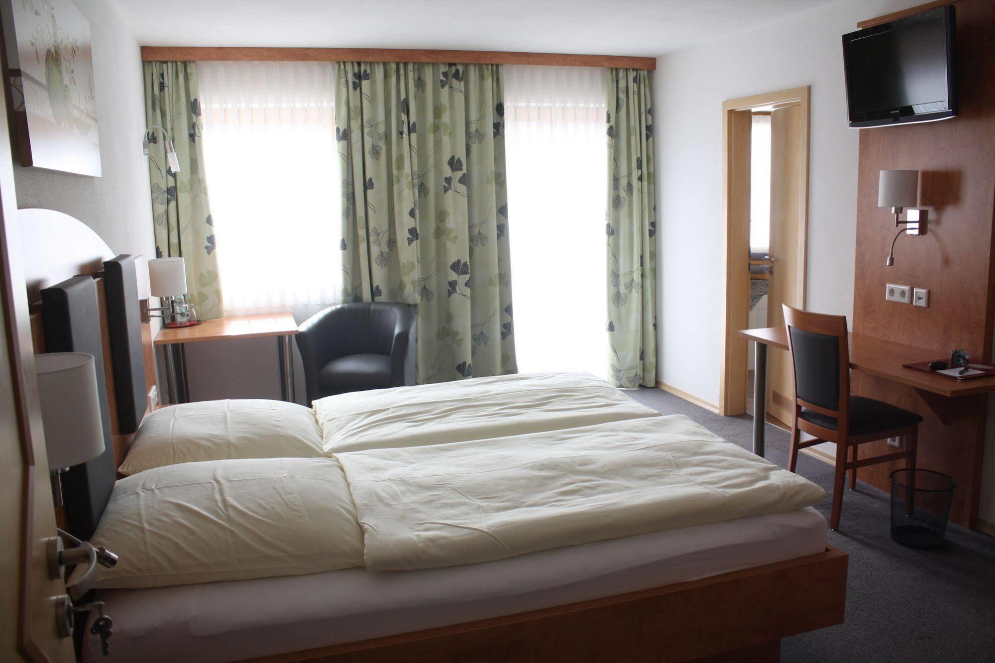 Hotel Garni Hopfengold Wolnzach Exterior foto