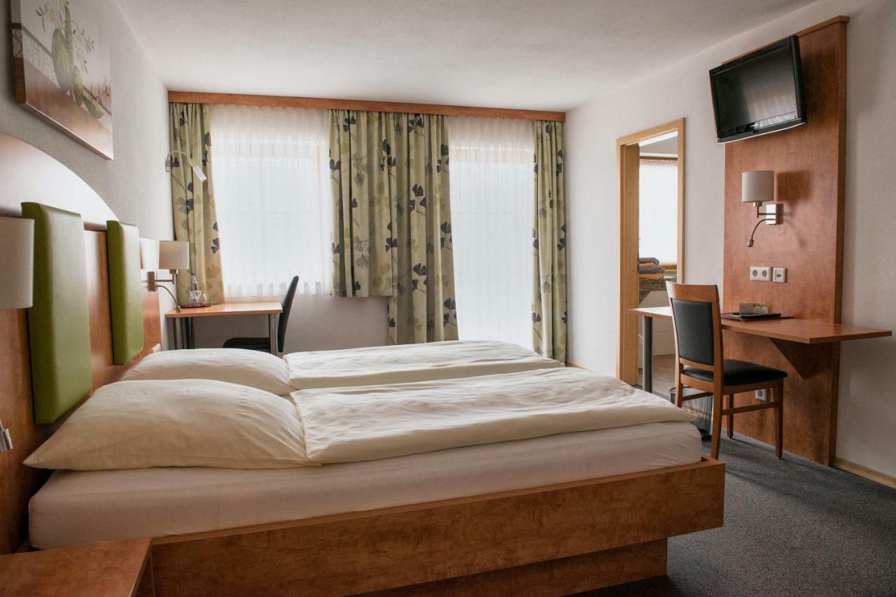 Hotel Garni Hopfengold Wolnzach Exterior foto